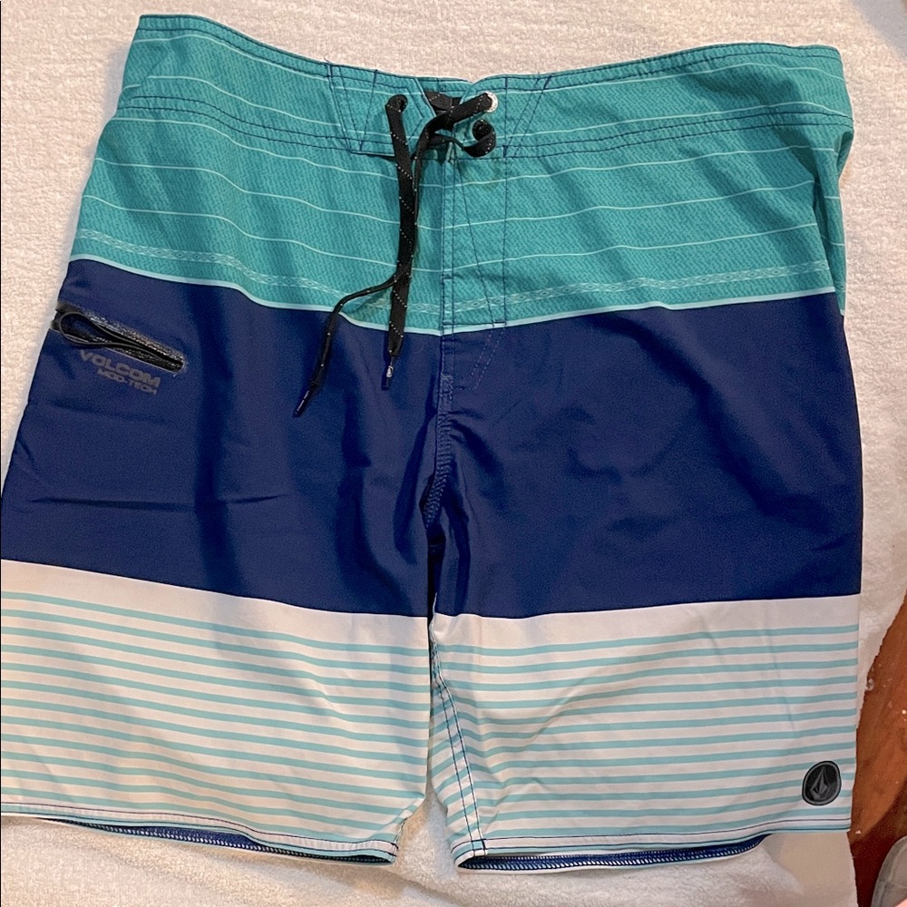 Volcom Men's Teal and Navy Board Shorts